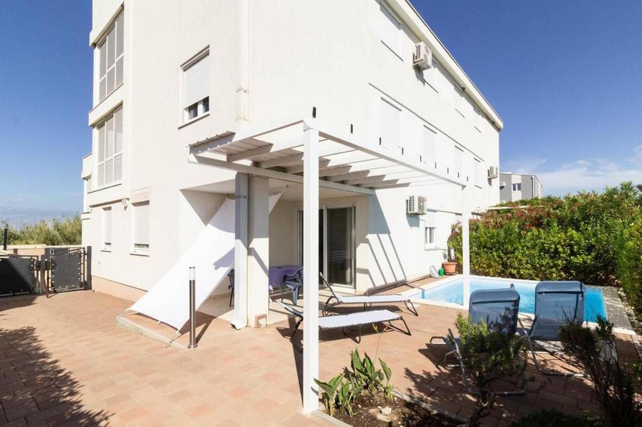 Apartment Family Friendly With A Swimming Pool Sabunike, Zadar - 18841
